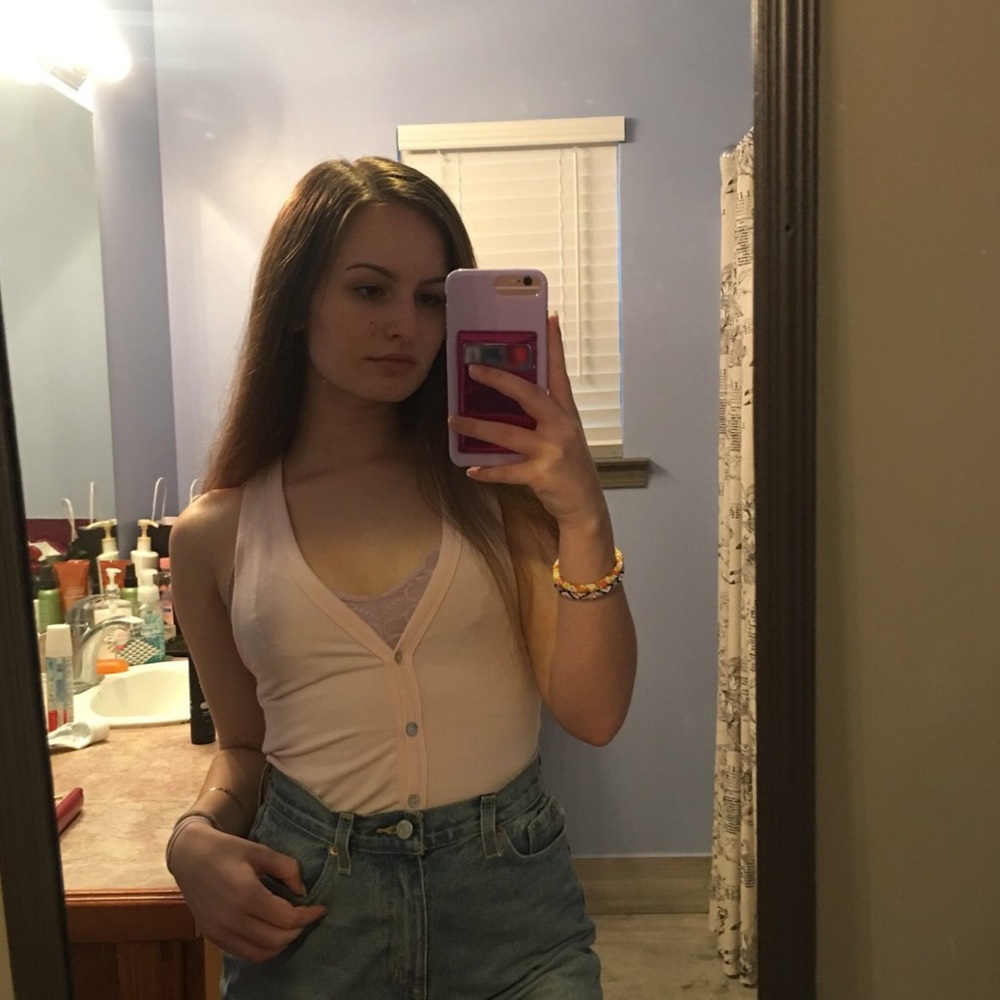 Women’s light pink top